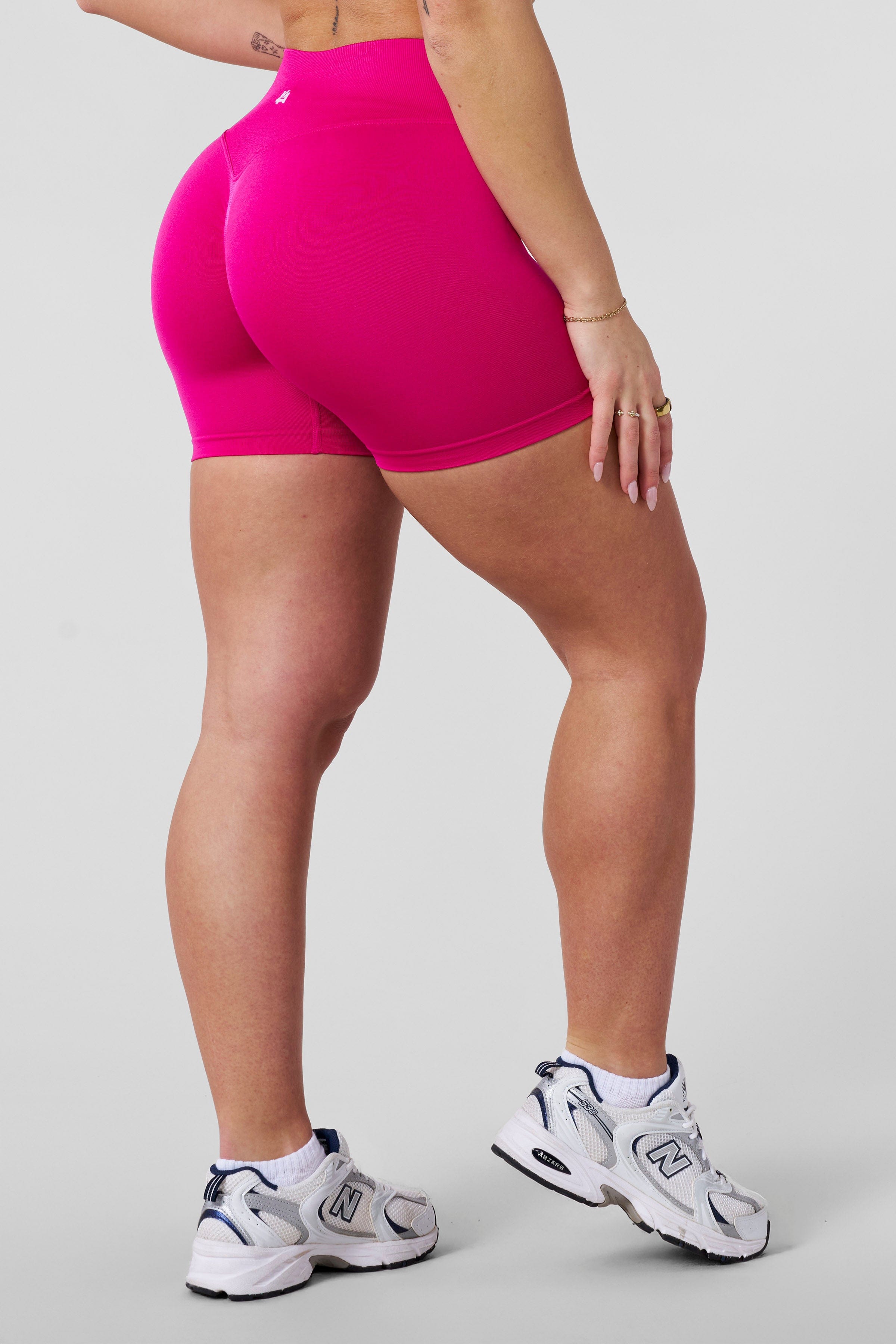 W128 Legacy Seamless Shorts Spring 25'