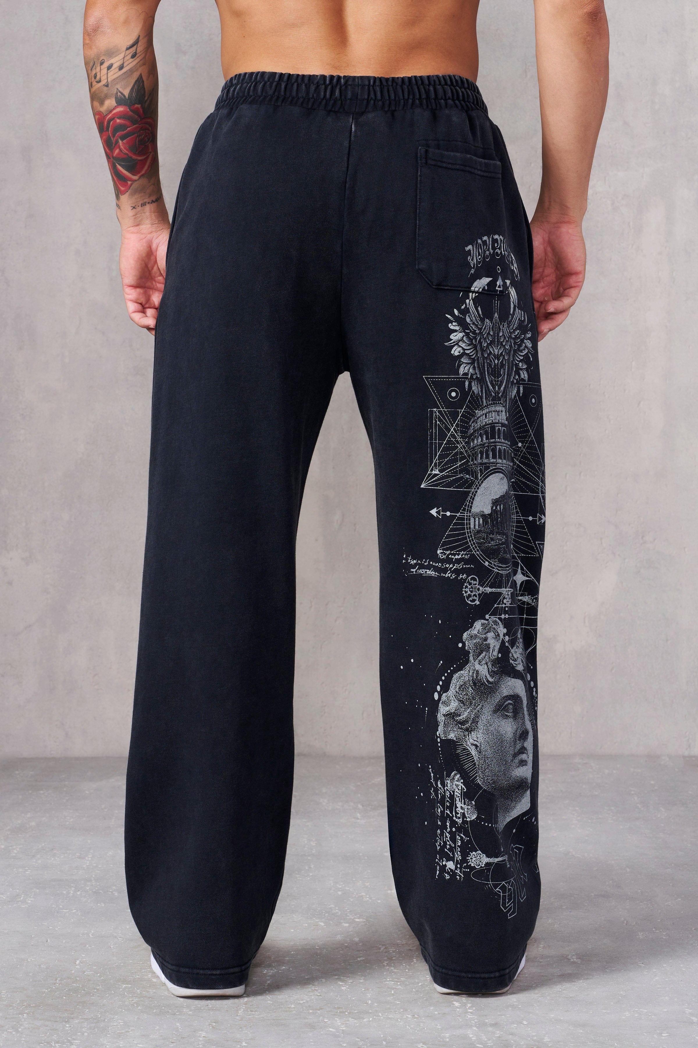 2139 - Renaissance Sweats