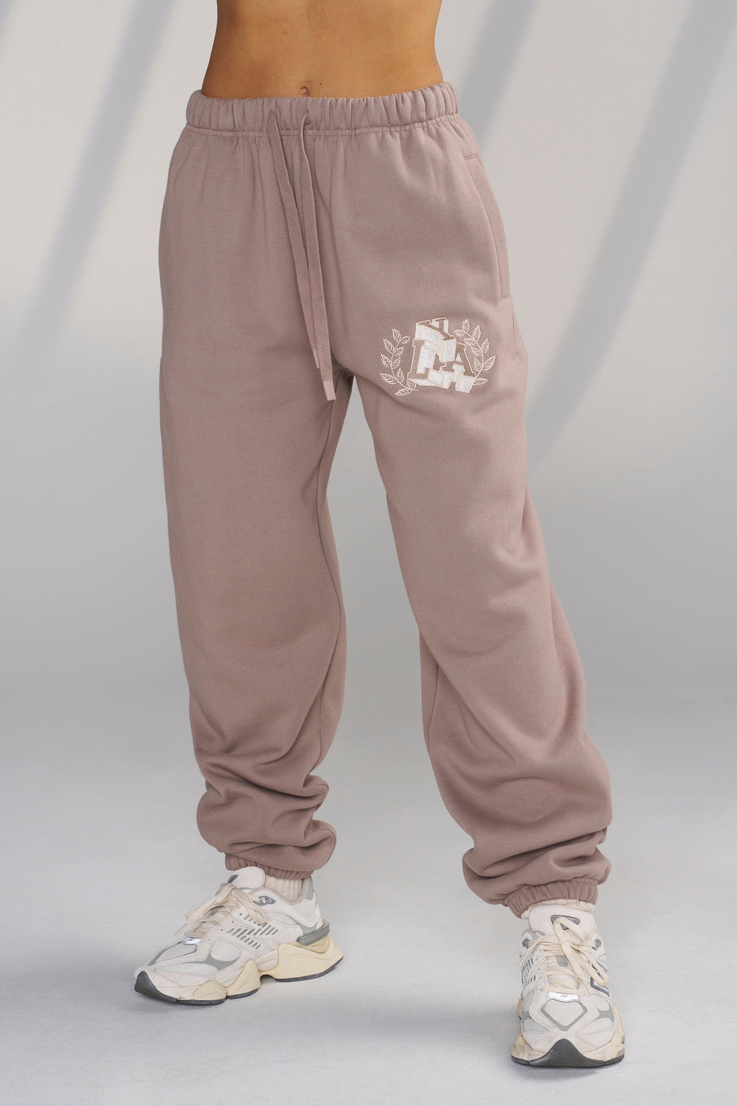 W226 - Teddy Jogger